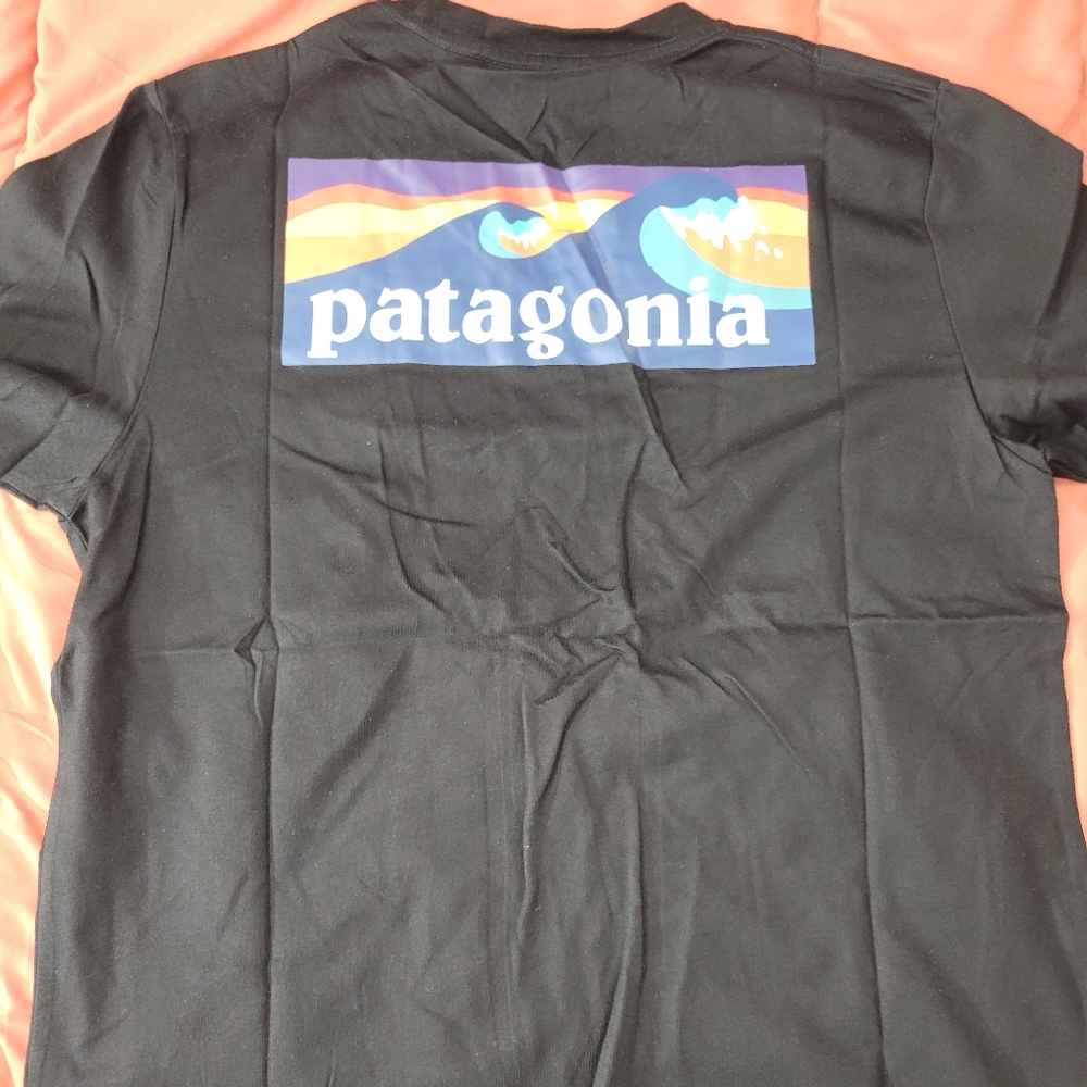 Pantagonia t shirts - Picture 3 of 3
